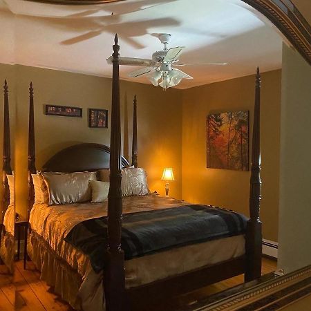 Toba'S Bed & Breakfast Lunenburg Kültér fotó